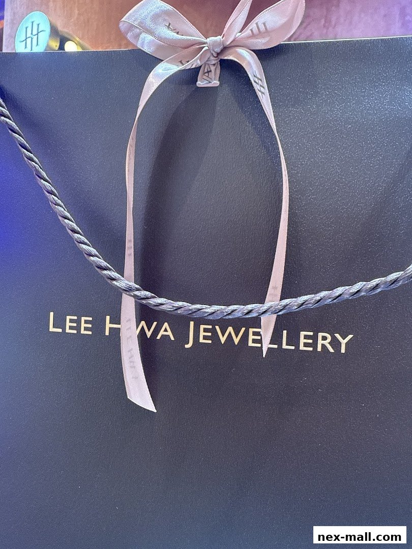 LEE HWA image 6