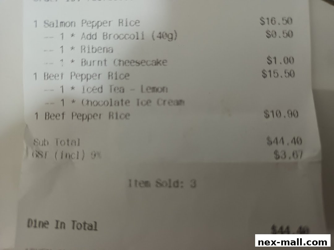 A receipt from Pepper Lunch showing various food and drink items with prices.