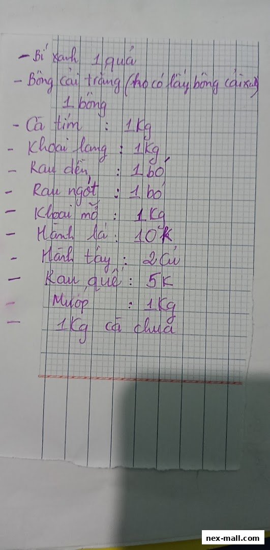 A handwritten list of groceries with quantities and prices in Vietnamese.