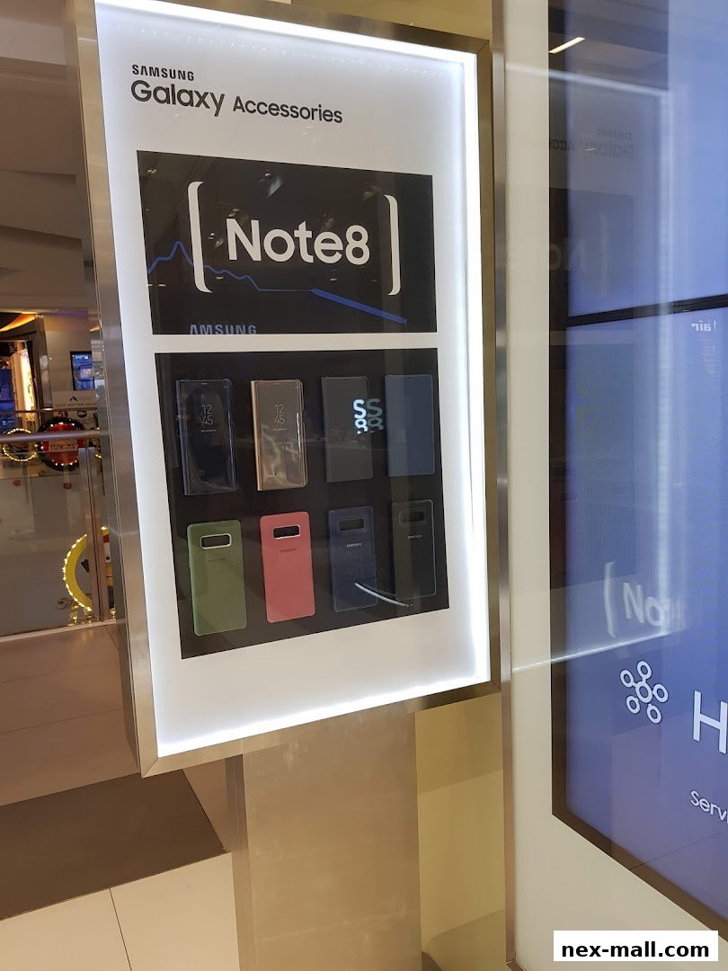 Samsung Galaxy Accessories display featuring Note8 cases in various colors.