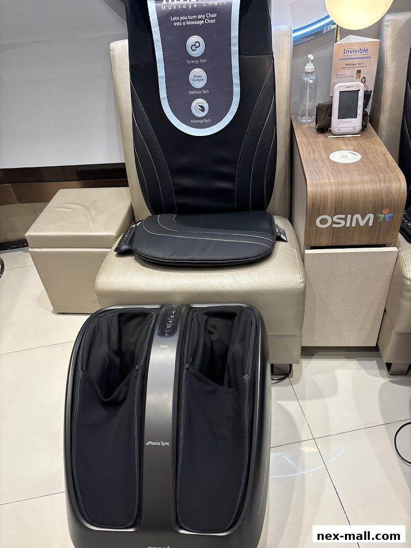 OSIM massage chair and foot massager displayed in a retail setting.