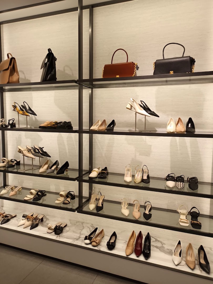 CHARLES  KEITH image 14