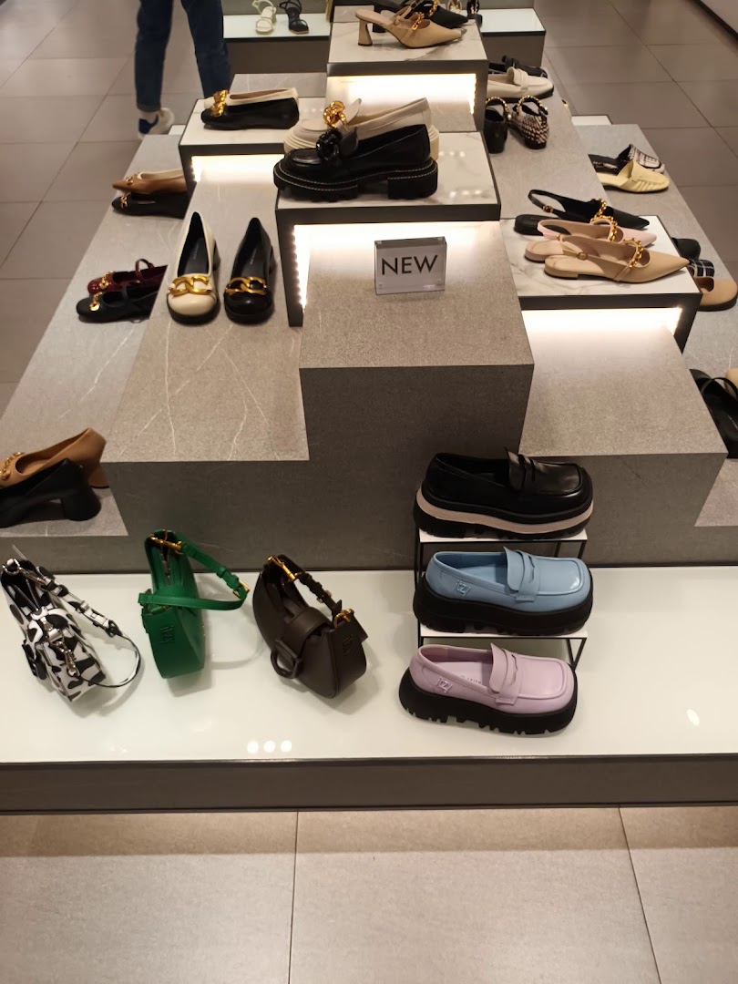 CHARLES  KEITH image 12