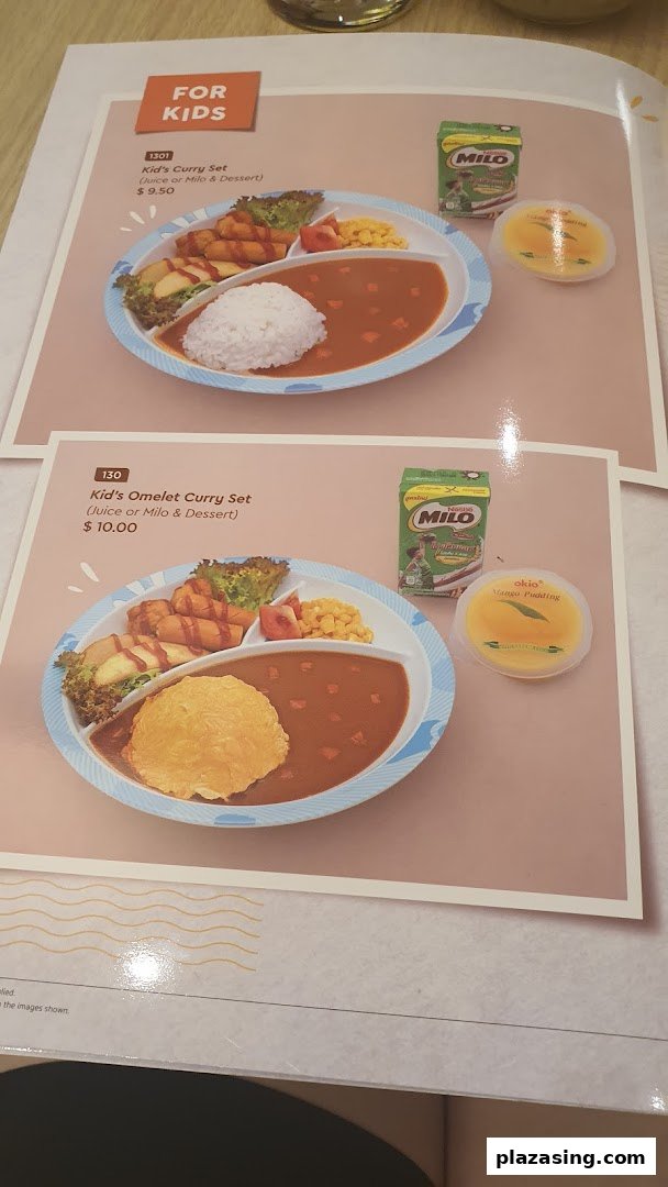 A menu page displaying two kids' curry sets with accompanying drinks and desserts.