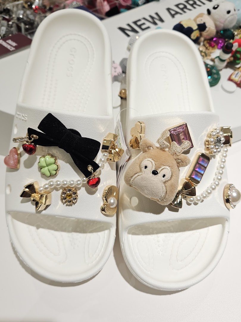 Crocs image 12