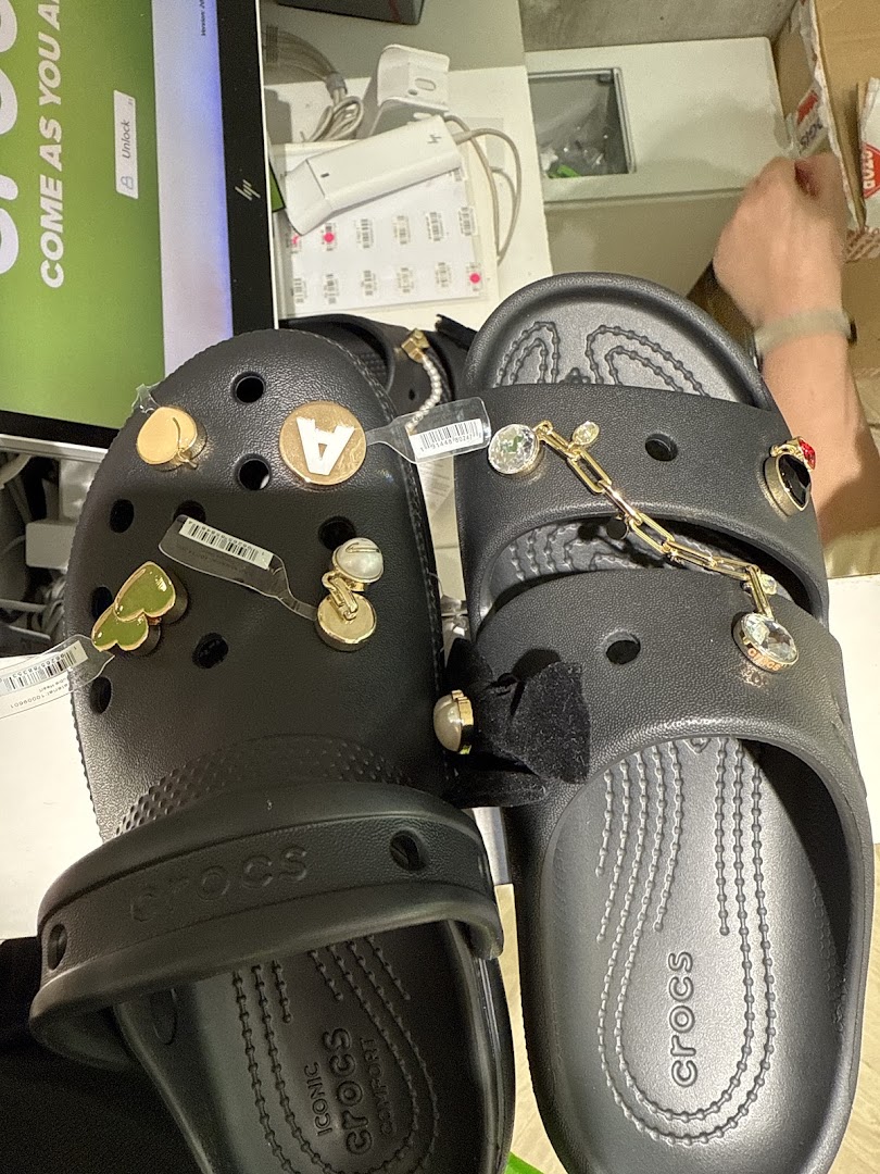 Crocs image 15