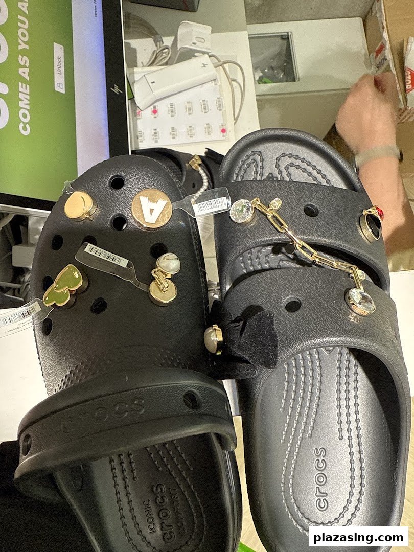 Crocs image 15
