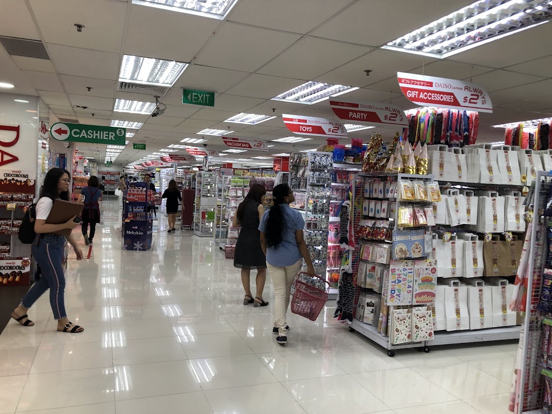 DAISO  THREEPPY  Plaza Singapura image 2