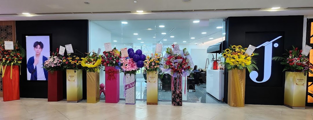 J Hair Salon image 4