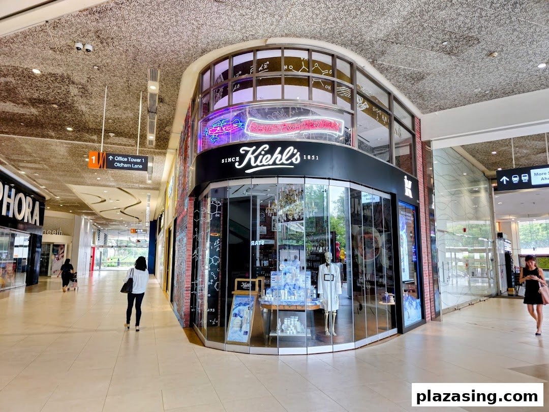The Kiehl's shop front at Plaza Singapura, showcasing its distinctive entrance and product displays.