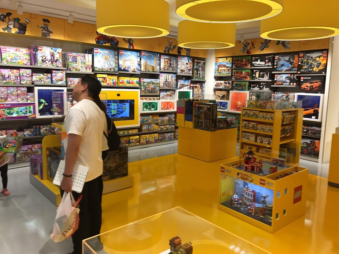 LEGO Certified Store Bricks World - Plaza Singapura image 8