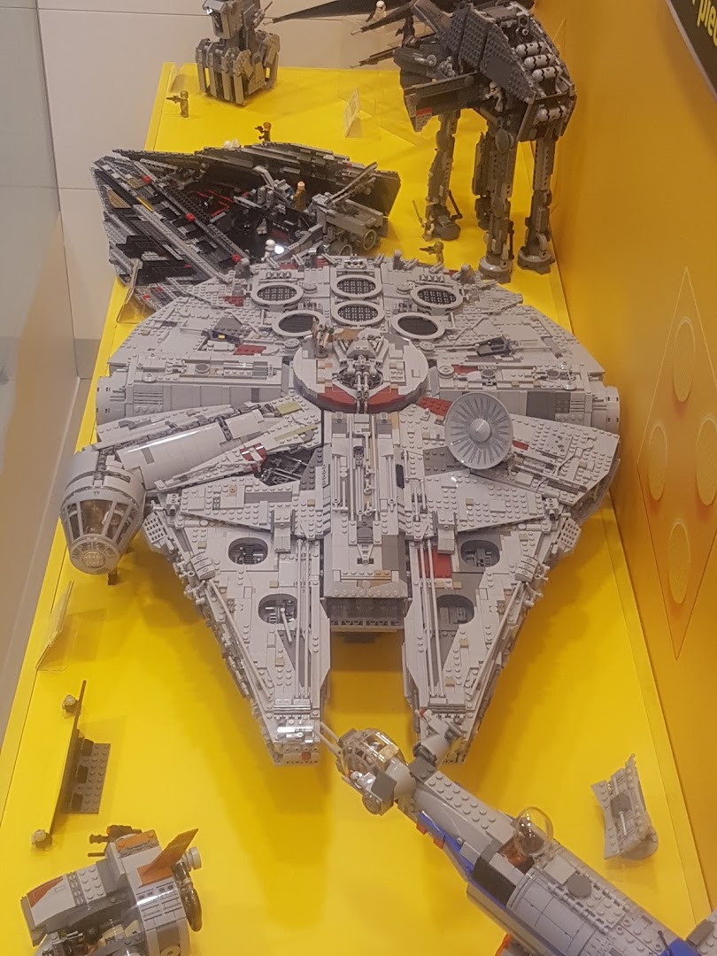 LEGO Certified Store Bricks World - Plaza Singapura image 12