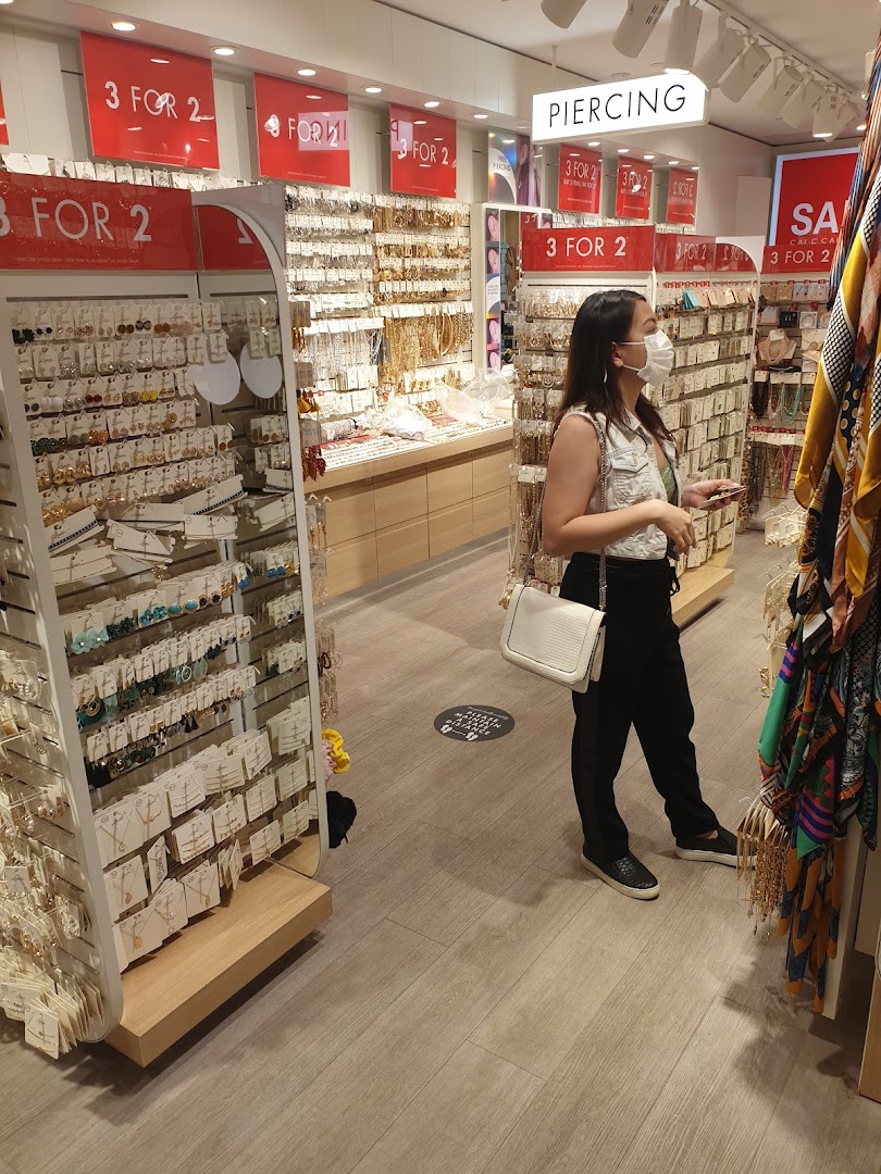 Lovisa image 13