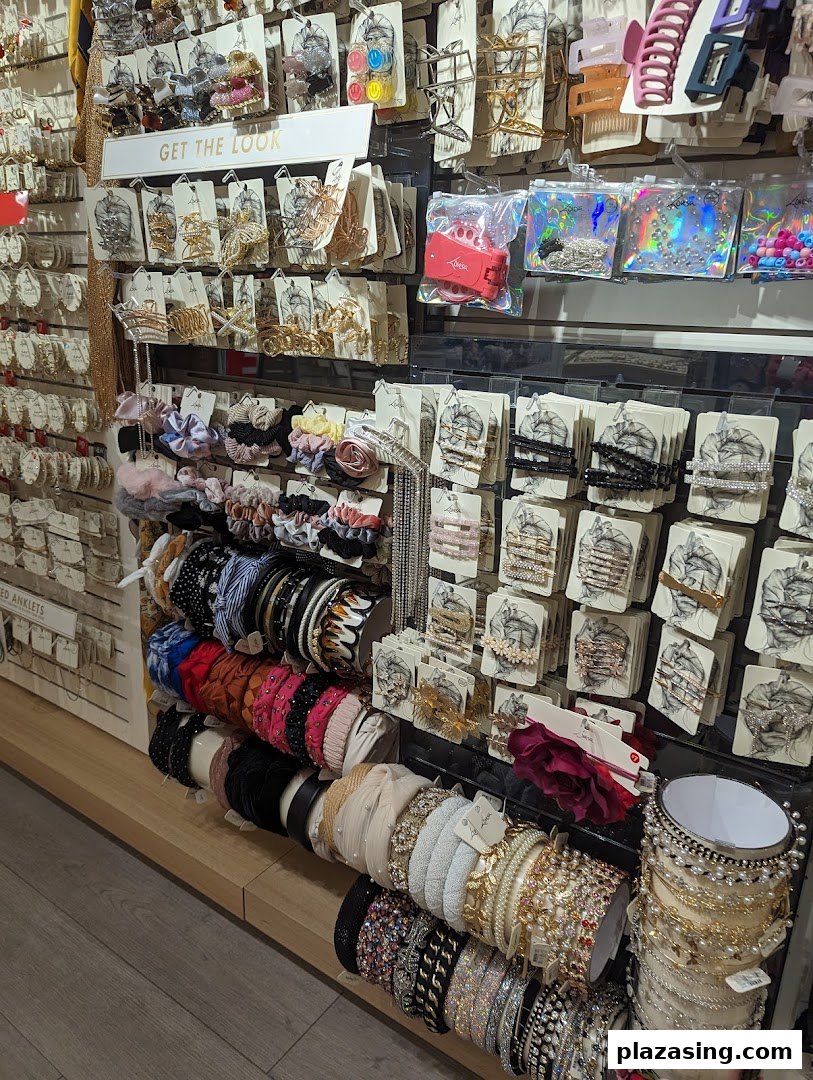 Lovisa image 10