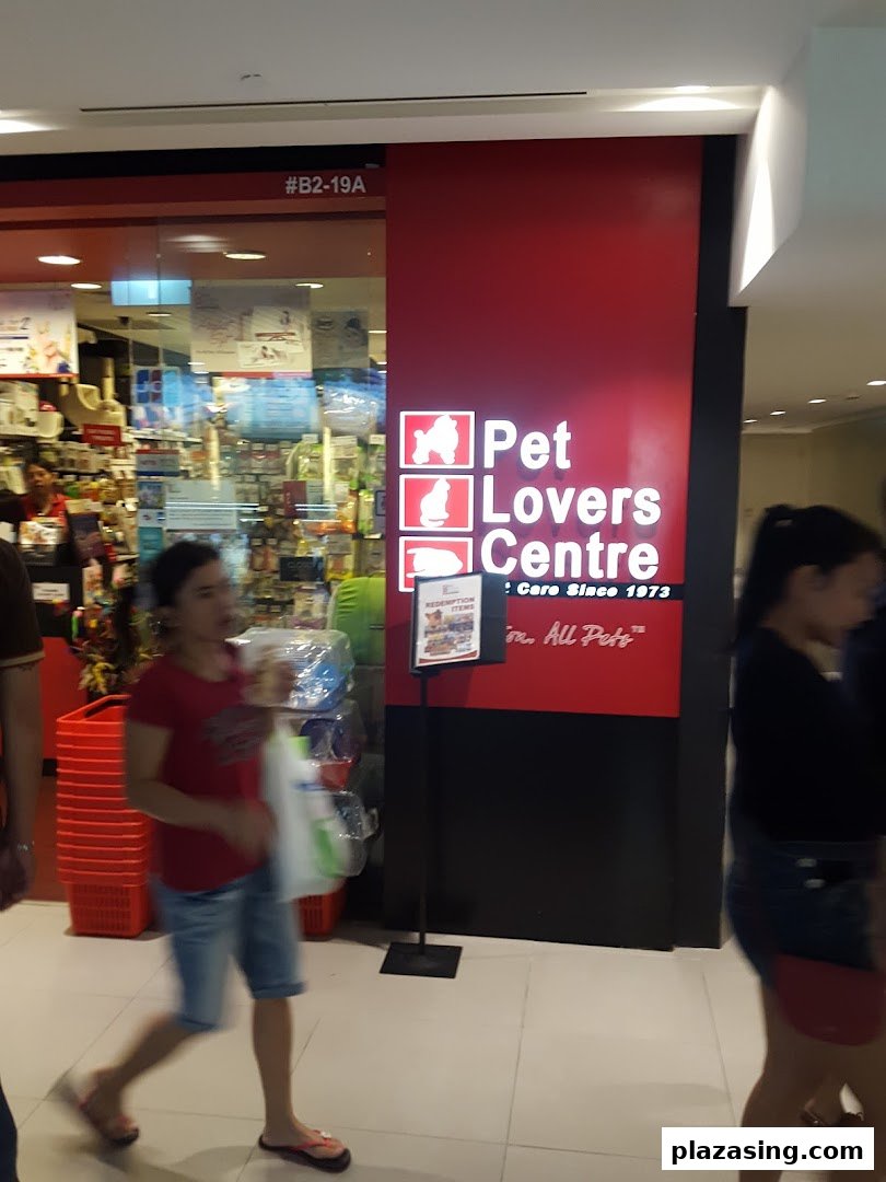 The storefront of Pet Lovers Centre at Plaza Singapura, showcasing pet supplies and a welcoming entrance.