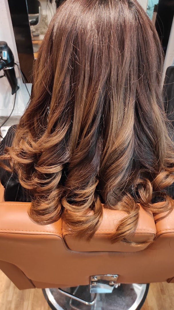 PURE EXPRESS SALON image 7