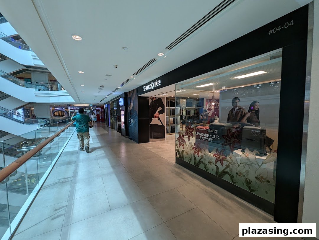 Samsonite - Plaza Singapura image 6