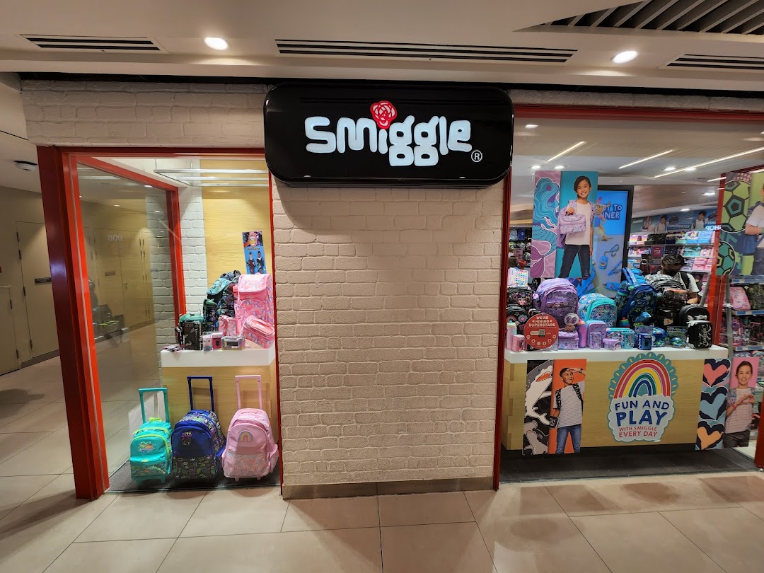 Smiggle image 24