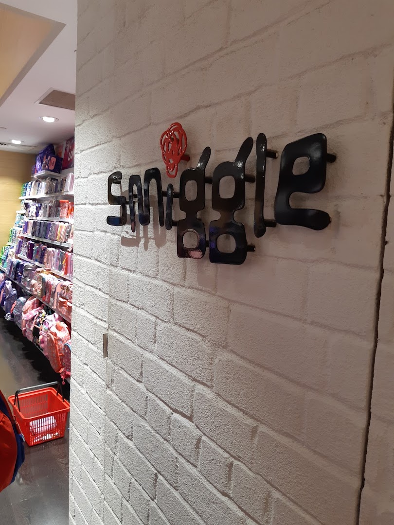 Smiggle image 27