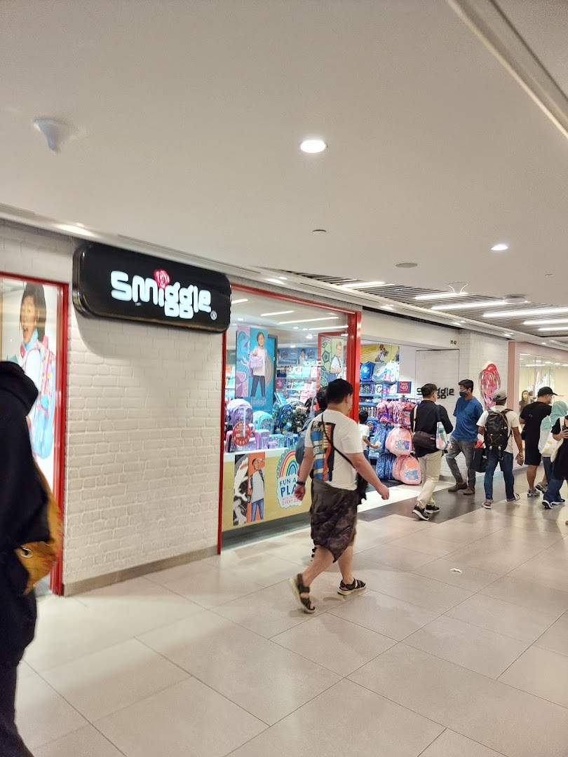 Smiggle image 16