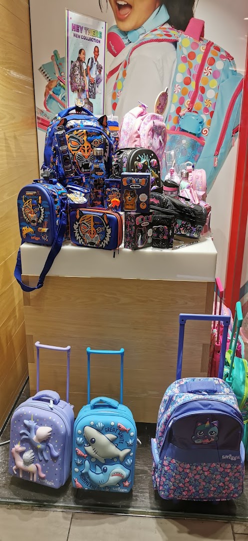 Smiggle image 31