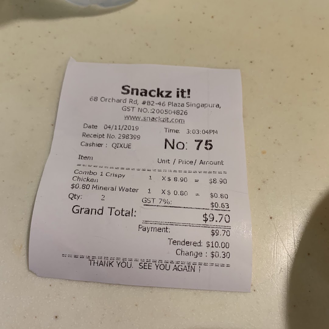 A detailed receipt from Snackz it! showing a purchase of crispy chicken combo and mineral water.
