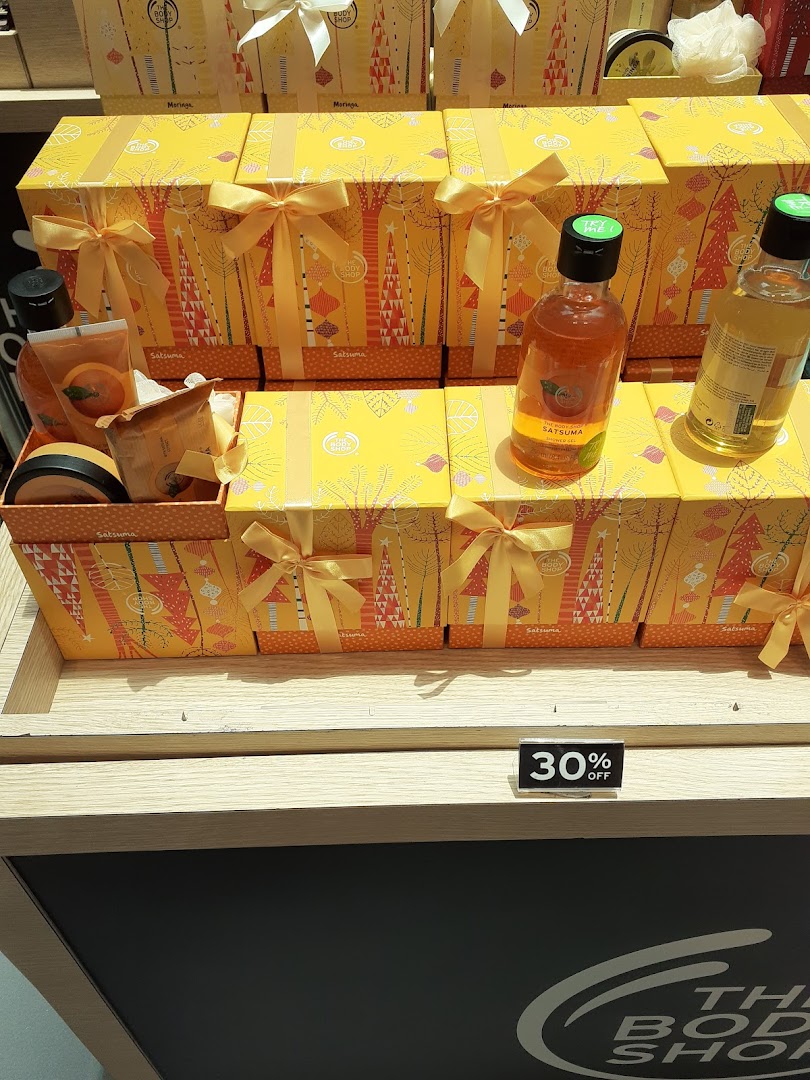 Vibrant Body Shop gift sets and products, including Satsuma and Moringa ranges, with a 30% off promotion.