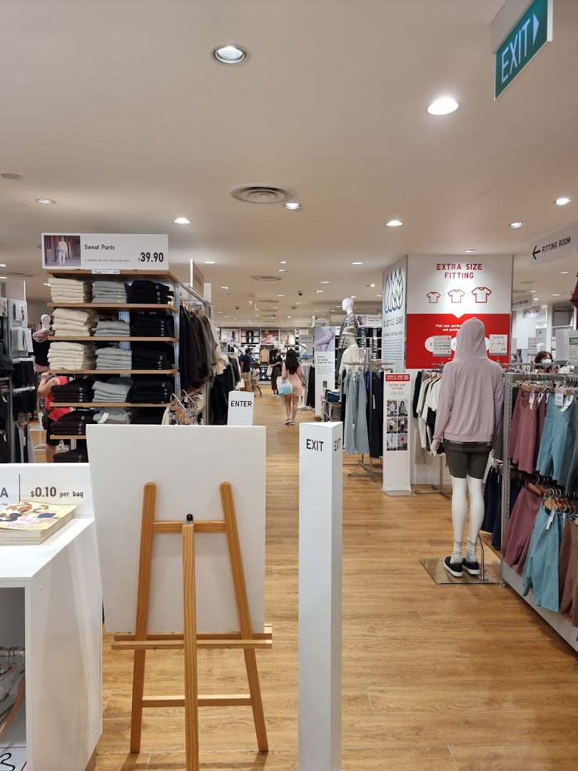UNIQLO Plaza Singapura Same Day Click  Collect image 15