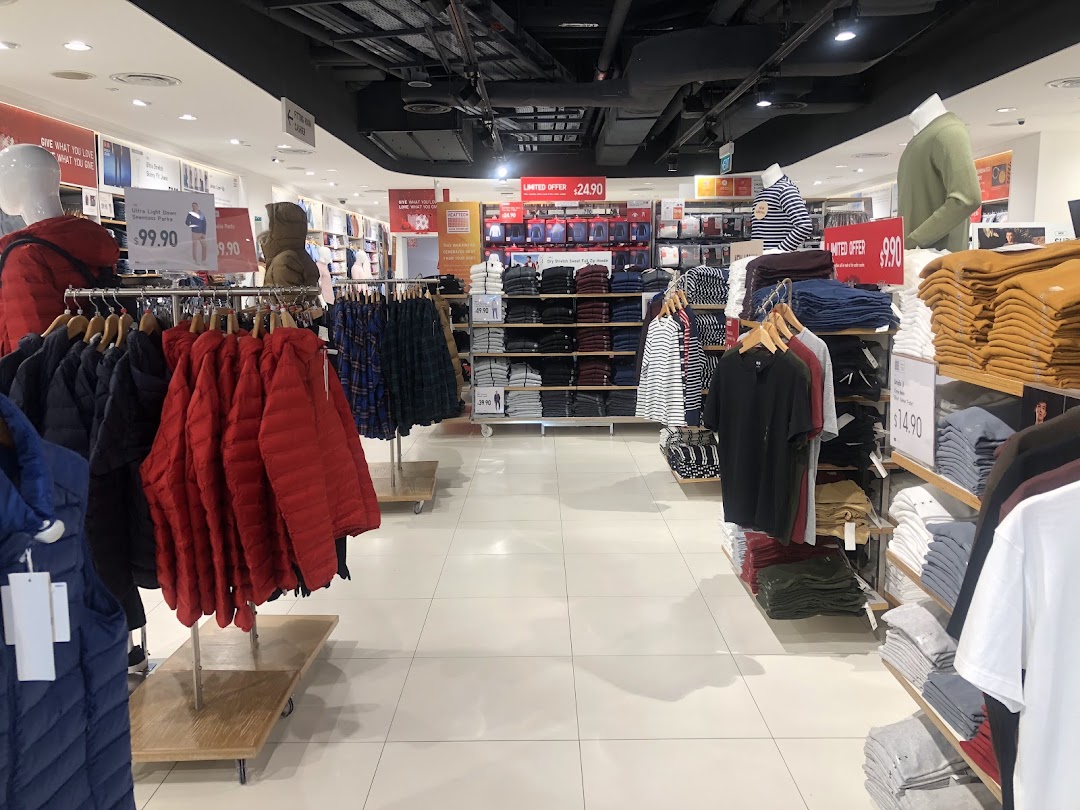 UNIQLO Plaza Singapura Same Day Click  Collect image 12