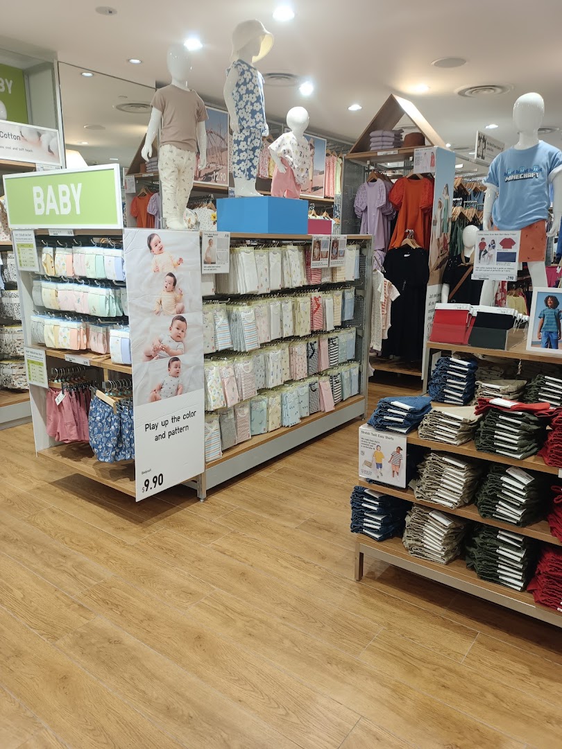 UNIQLO Plaza Singapura Same Day Click  Collect image 24