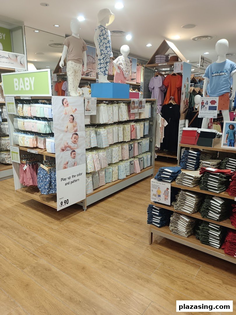 UNIQLO Plaza Singapura Same Day Click  Collect image 24