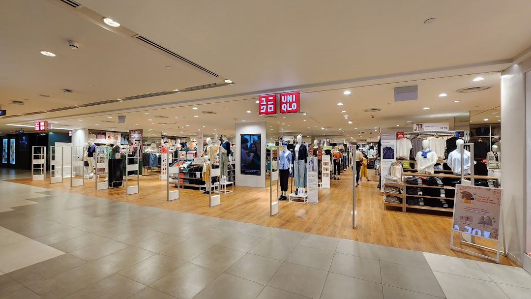 UNIQLO Plaza Singapura Same Day Click  Collect image 2