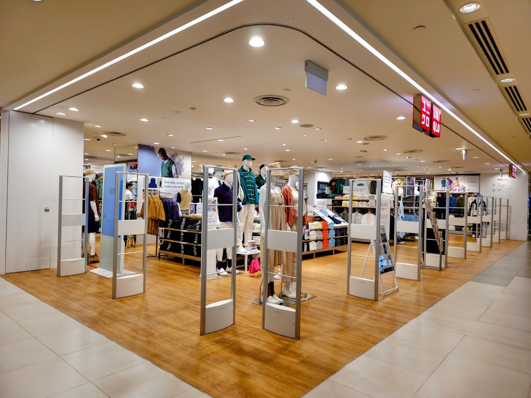 UNIQLO Plaza Singapura Same Day Click  Collect image 14