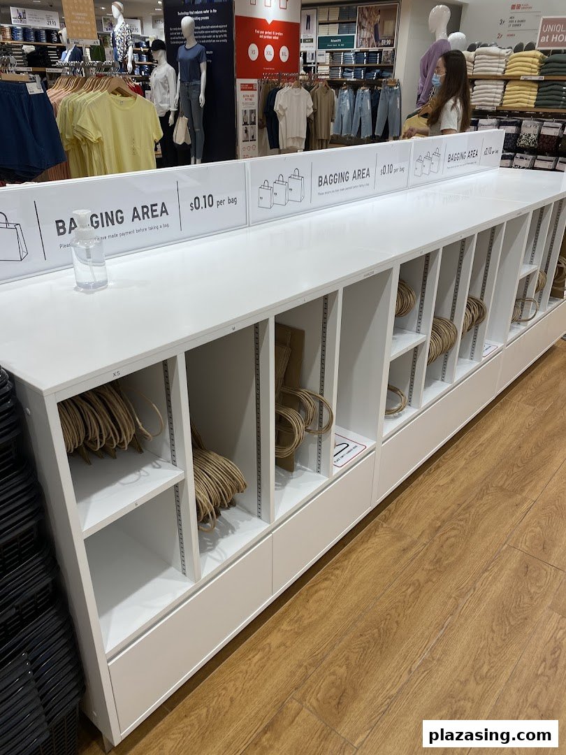 UNIQLO Plaza Singapura Same Day Click  Collect image 9