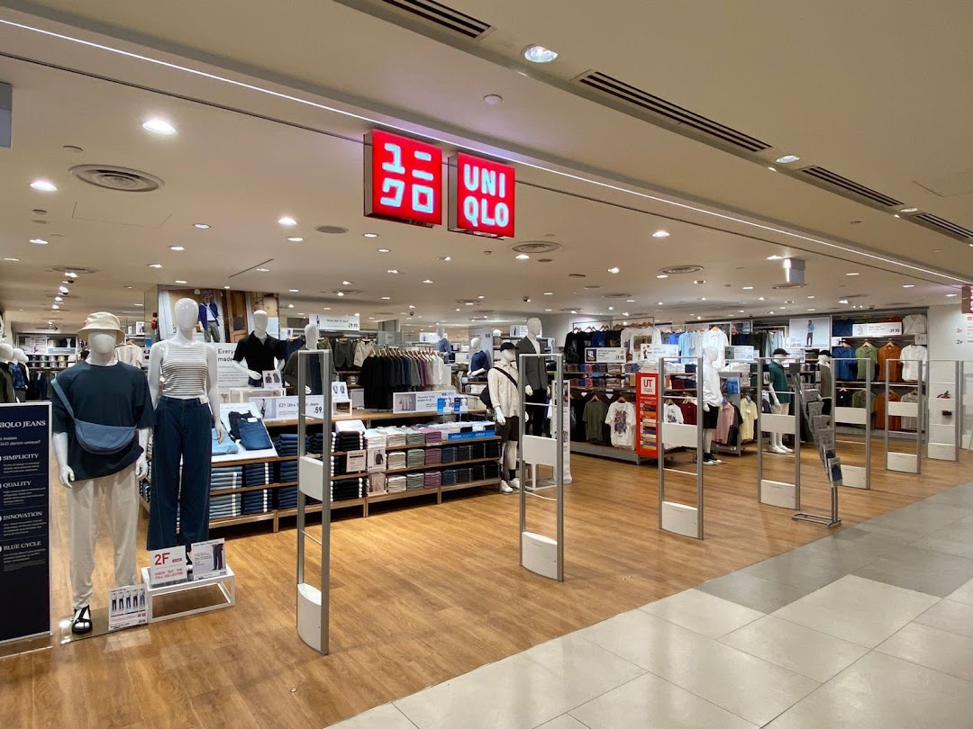 UNIQLO Plaza Singapura Same Day Click  Collect image 1