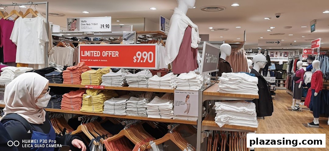 UNIQLO Plaza Singapura Same Day Click  Collect image 7