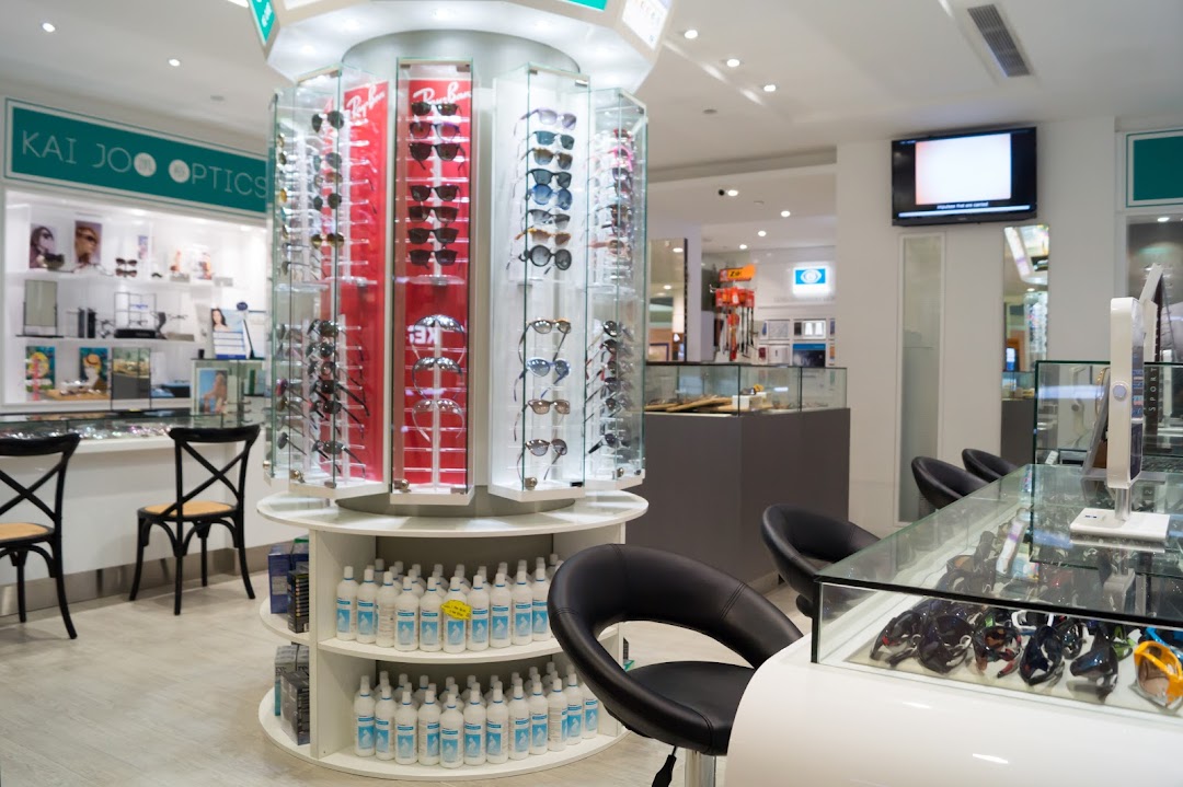 ZEISS VISION CENTER by KJ Optometrists image 2