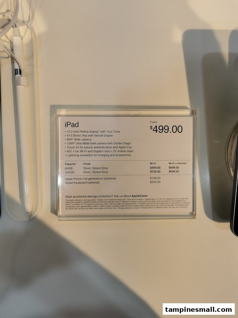 A detailed price list and specifications for an iPad model displayed at iStudio.