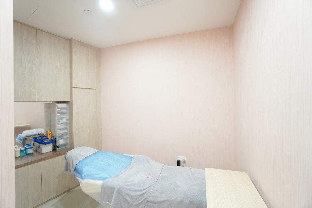 An interior view of a clean and well-equipped treatment room at IVI Medical Clinic.