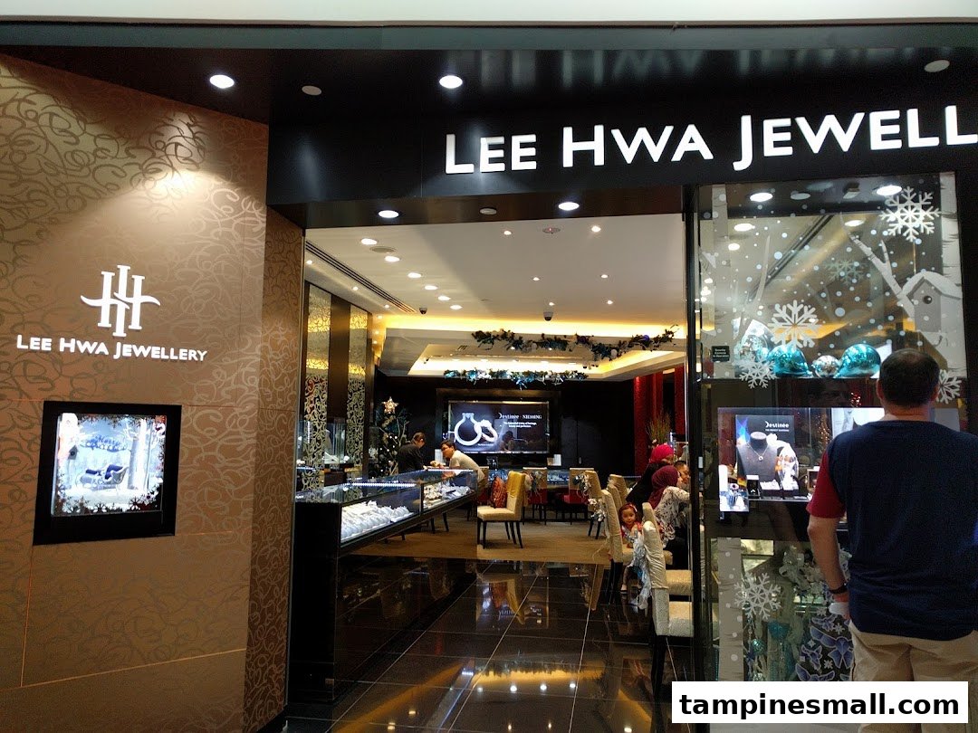 The inviting entrance of Lee Hwa Jewellery, showcasing display cases and a glimpse into its luxurious interior.