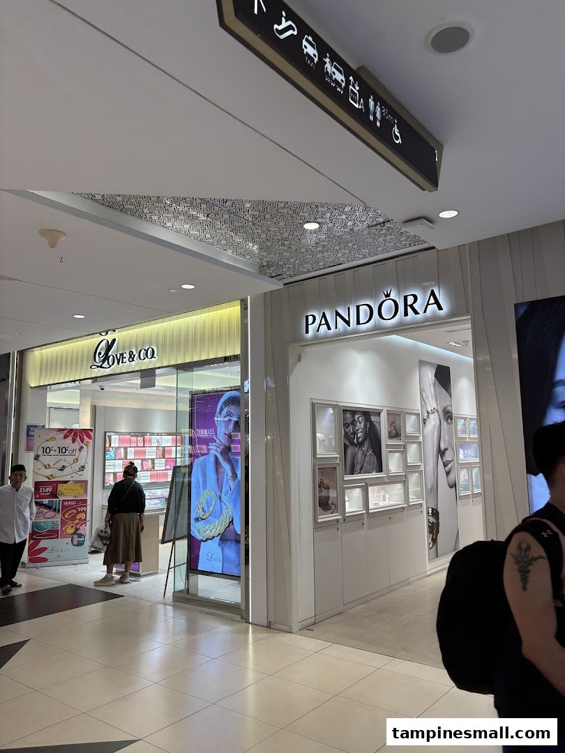 Love  Co. Tampines Mall - Engagement diamonds ring  Wedding bands