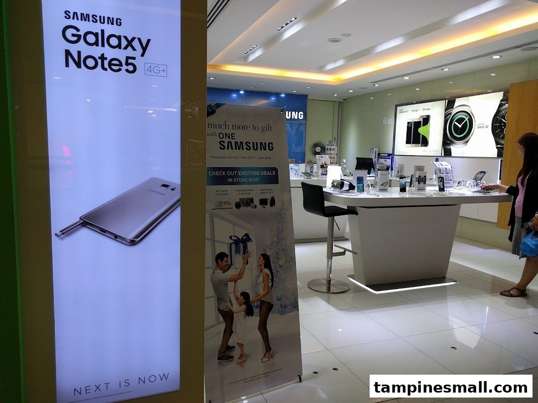 Interior view of a Samsung Experience Store showcasing the latest Galaxy Note5 and other mobile devices.