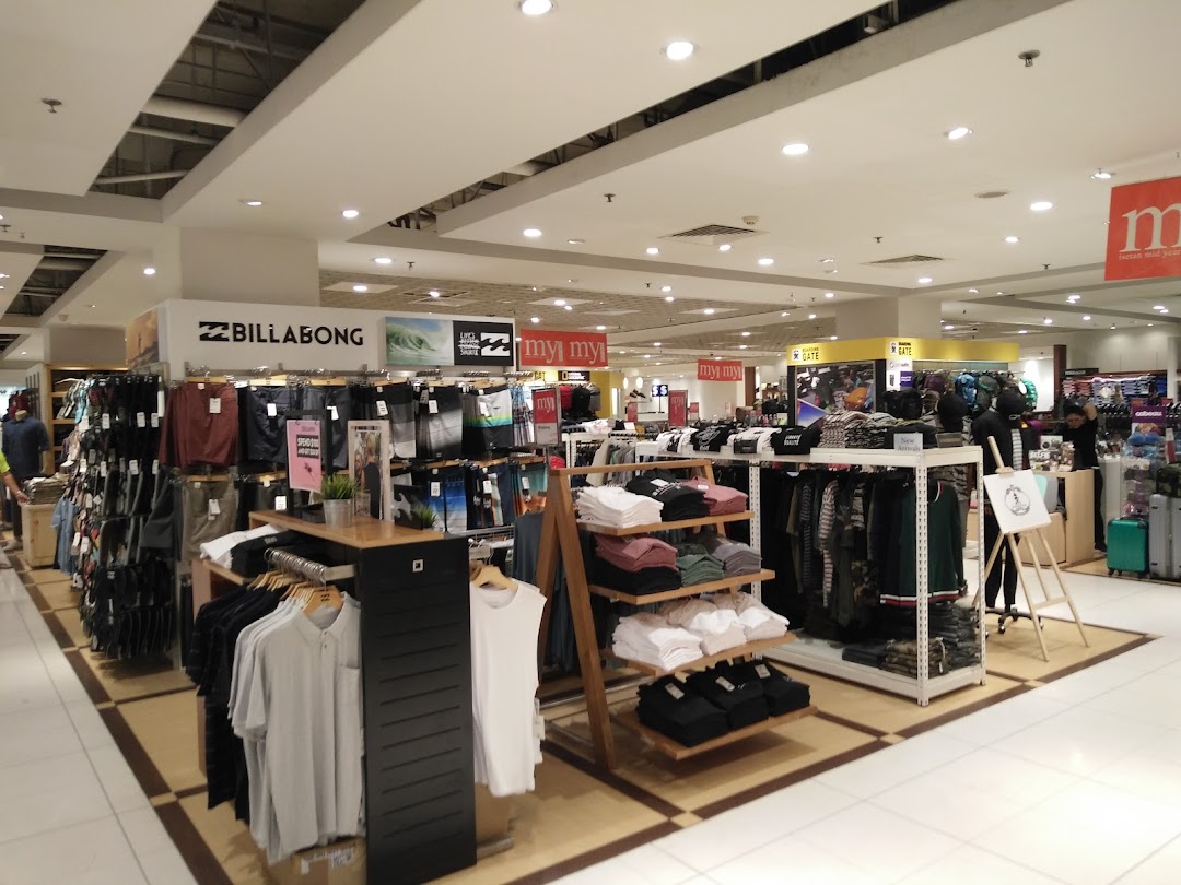 伊勢丹 Isetan Tampines
