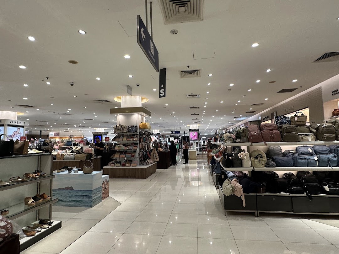 伊勢丹 Isetan Tampines