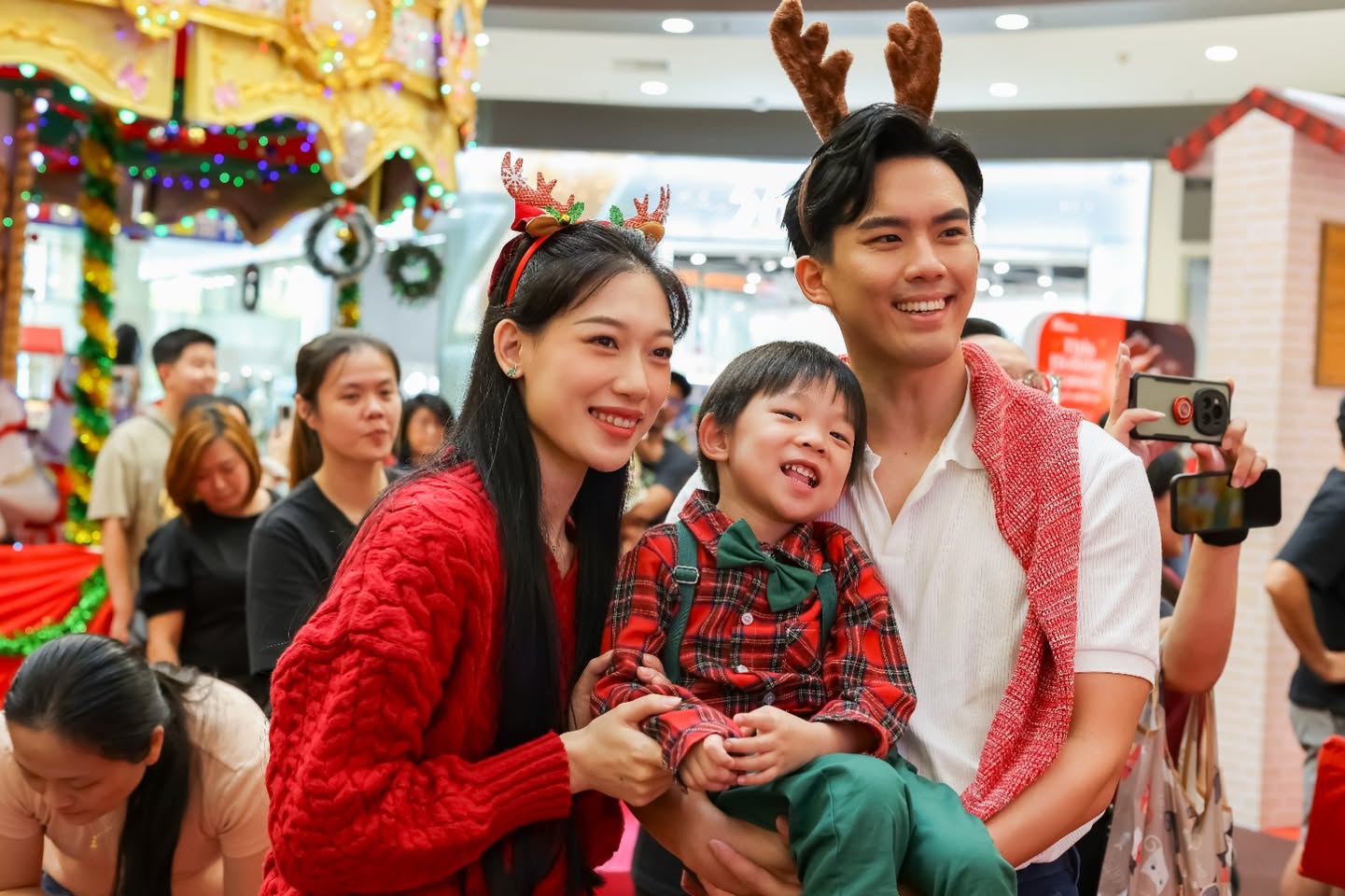 Festive Christmas decorations and shopping at AEON MALL