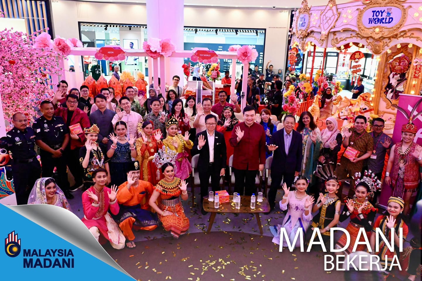 Deputy Minister of MOTAC at the launch event