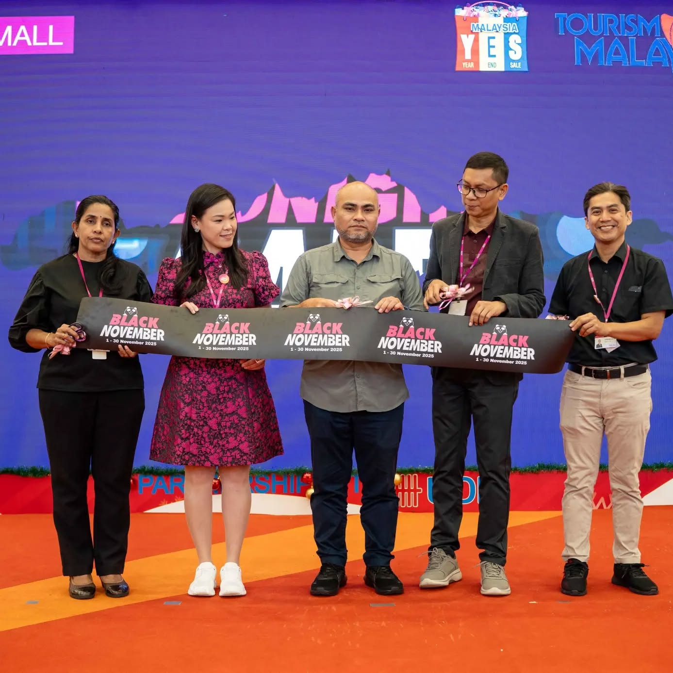 Highlights from the Black November Midnight Sale event at AEON MALL Cheras Selatan