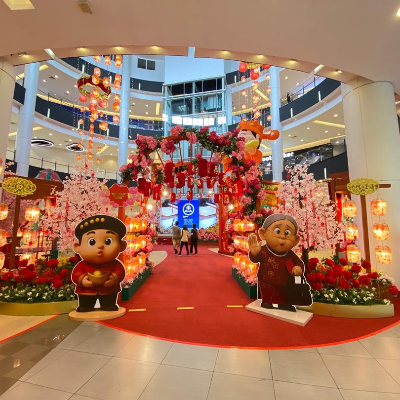 Stunning Prosperity Blossom floral decorations at AEON MALL