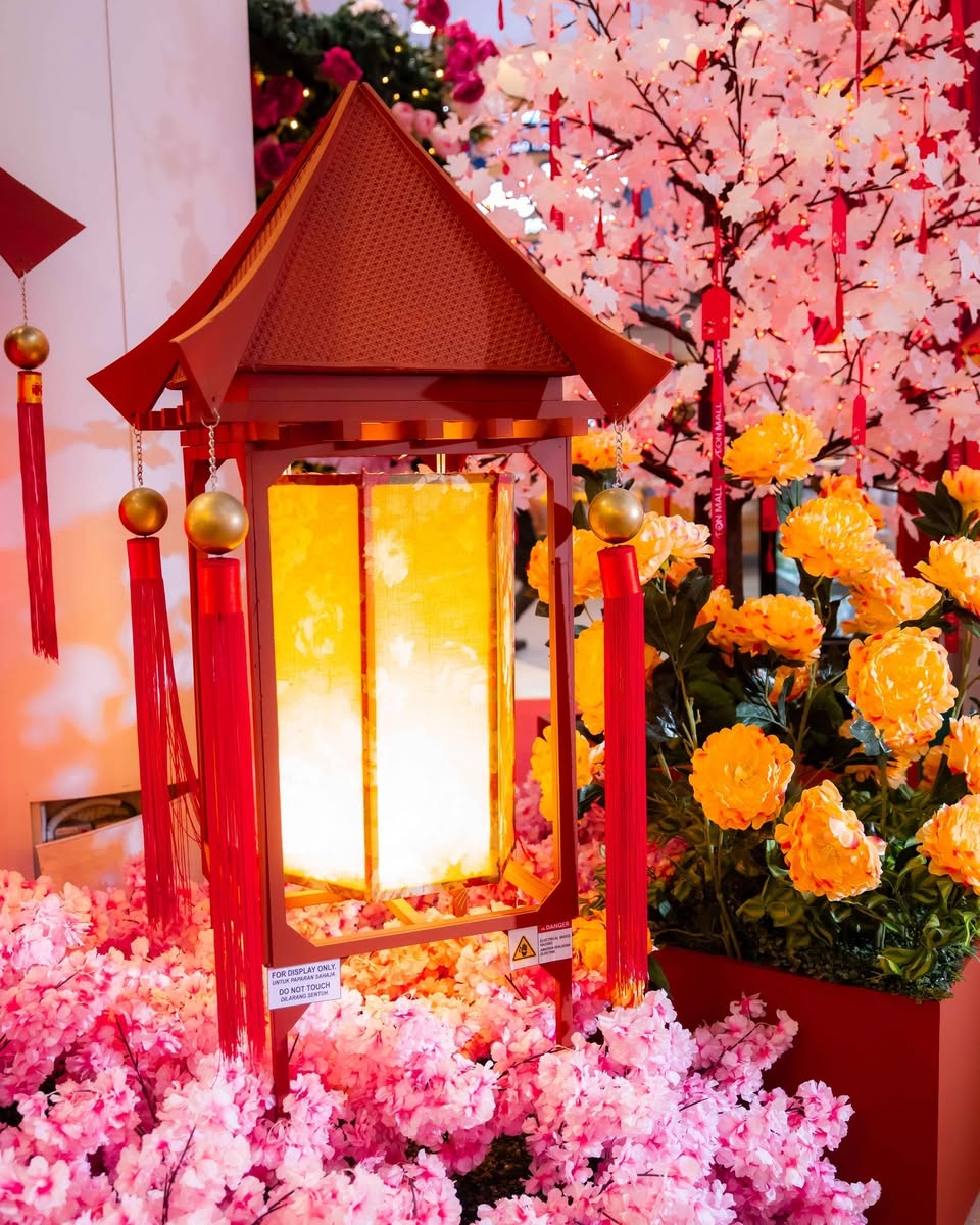 A stunning display of Prosperity Blossom decorations at AEON MALL