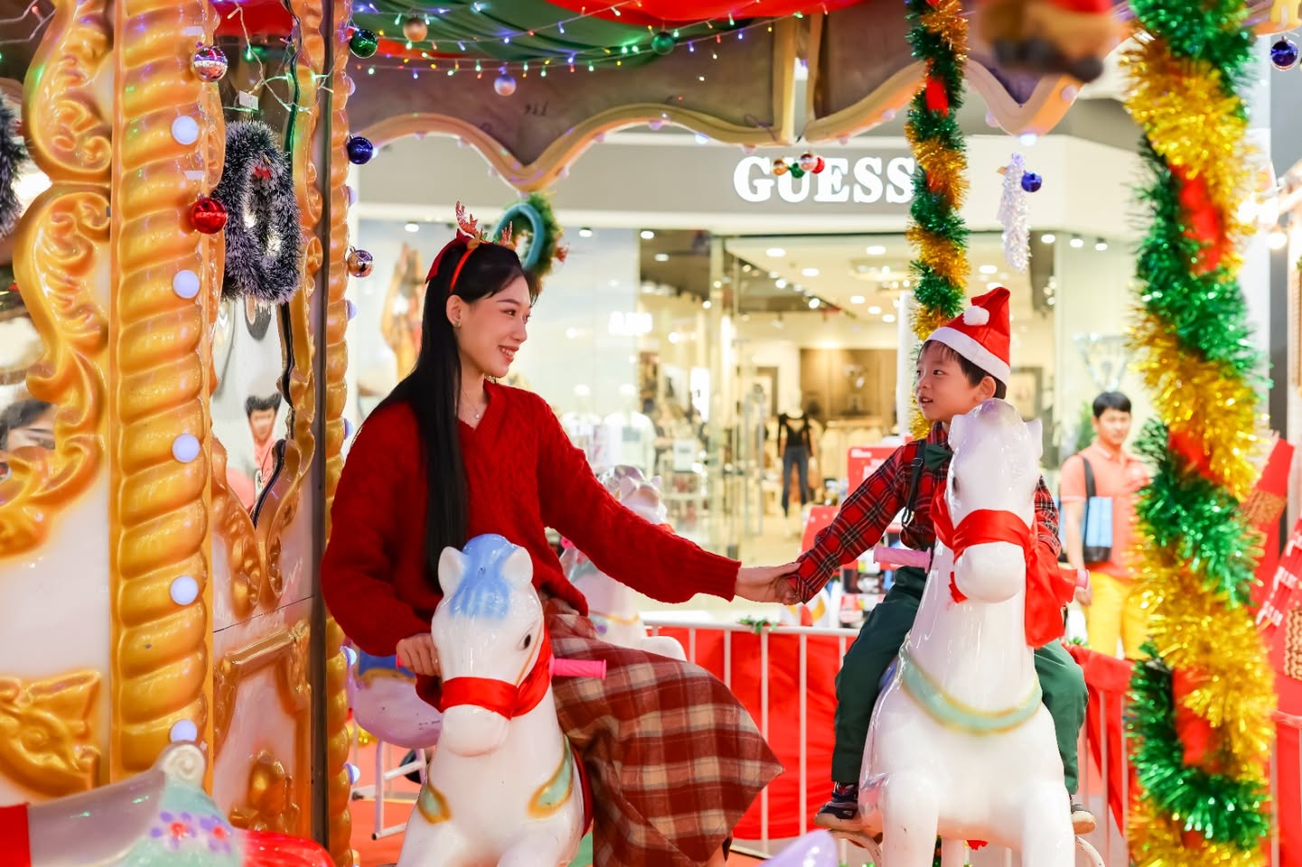 Festive Christmas decorations and shopping at AEON MALL